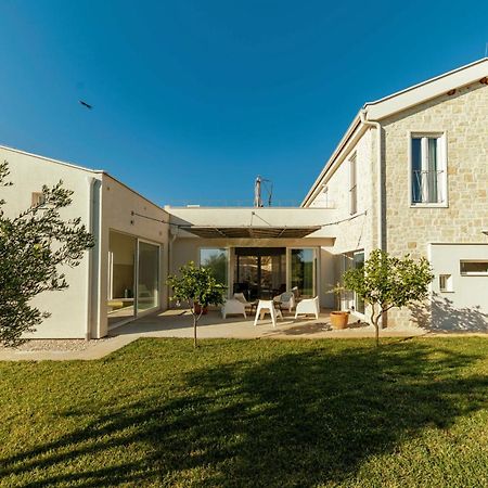 Villa Vela Muline - 8 Plus 2 Guests - Heated Pool 乌格连 外观 照片