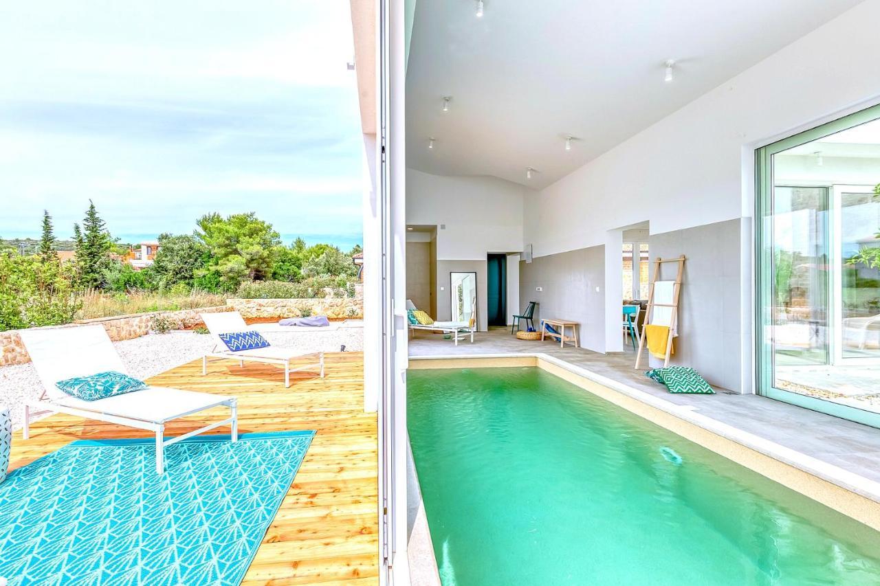 Villa Vela Muline - 8 Plus 2 Guests - Heated Pool 乌格连 外观 照片