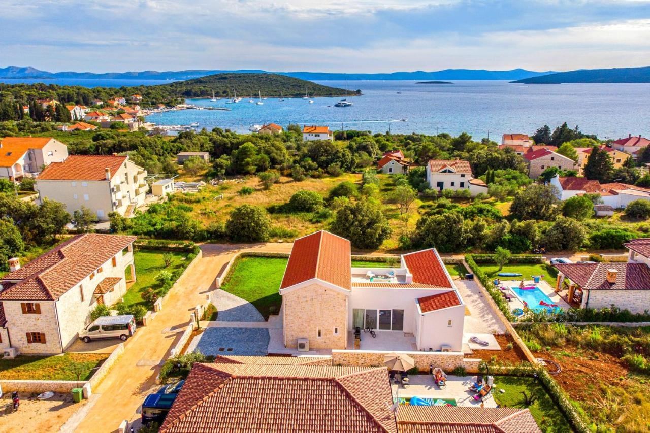 Villa Vela Muline - 8 Plus 2 Guests - Heated Pool 乌格连 外观 照片