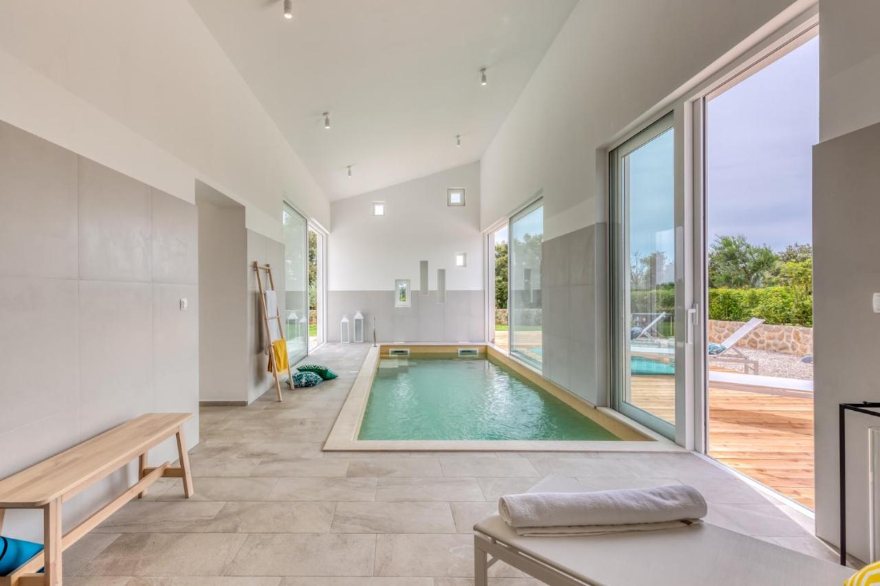 Villa Vela Muline - 8 Plus 2 Guests - Heated Pool 乌格连 外观 照片