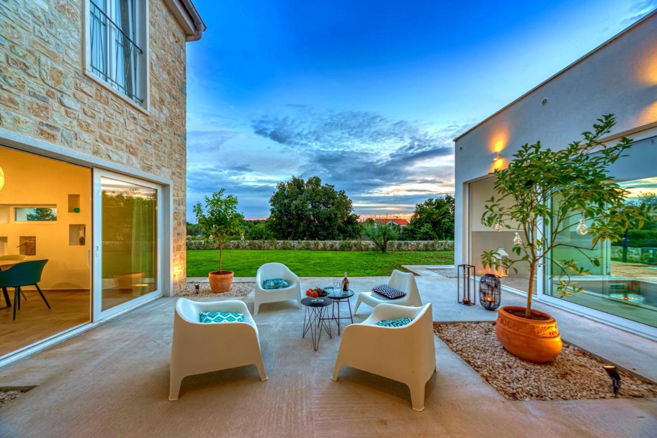 Villa Vela Muline - 8 Plus 2 Guests - Heated Pool 乌格连 外观 照片