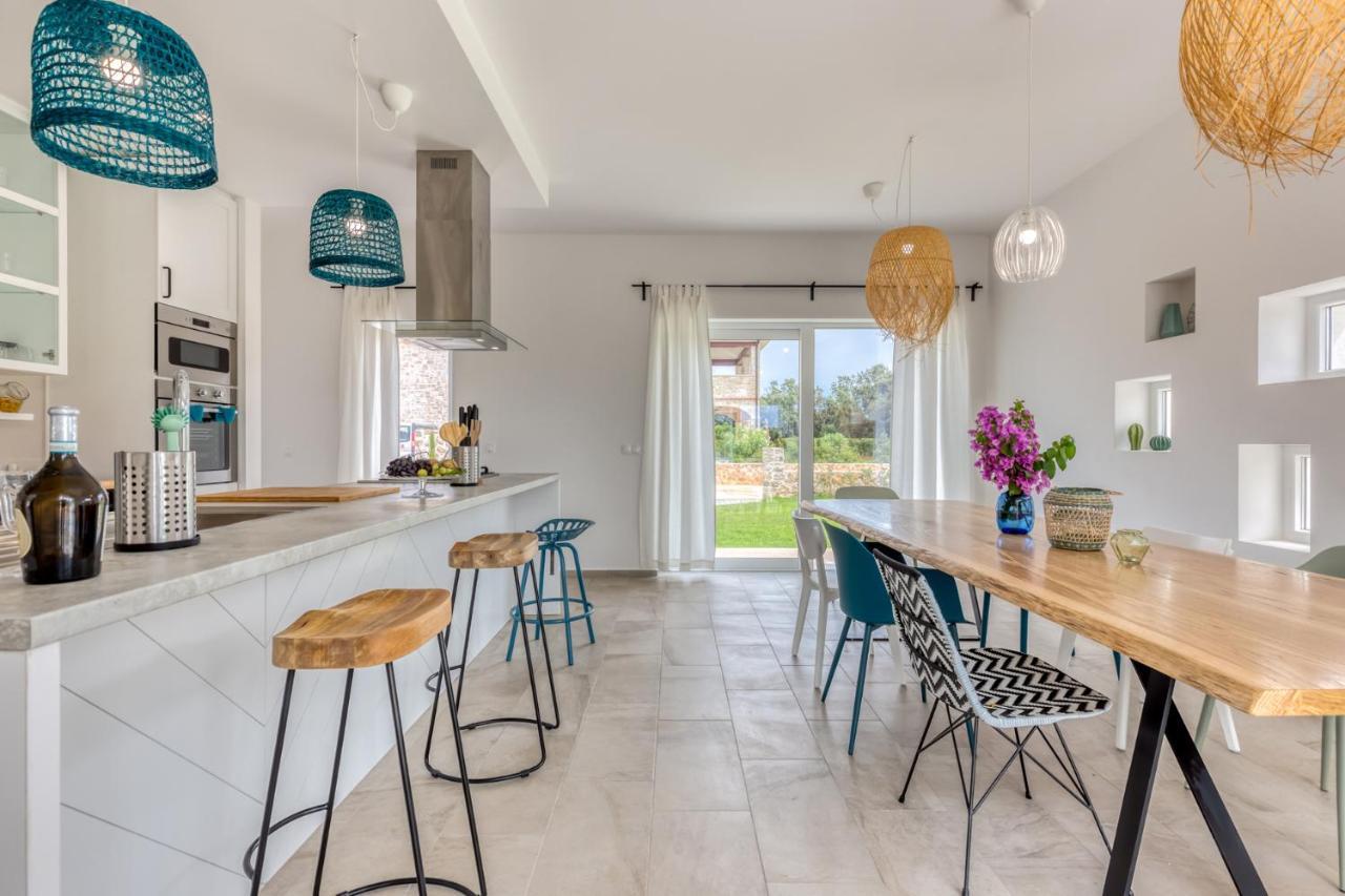 Villa Vela Muline - 8 Plus 2 Guests - Heated Pool 乌格连 外观 照片