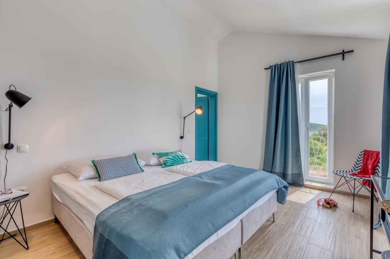 Villa Vela Muline - 8 Plus 2 Guests - Heated Pool 乌格连 外观 照片